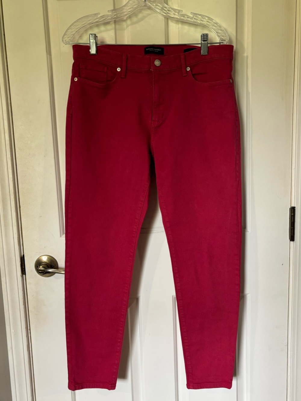Hot pink skinny jeans by Banana Republic. Size 30.